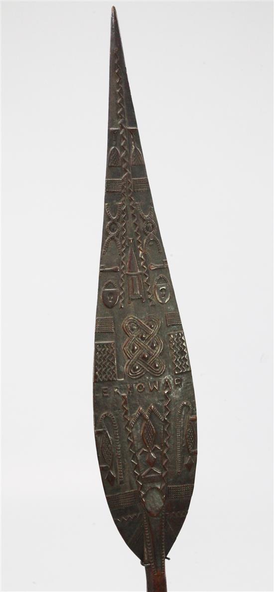 A Pacific Islands Melanesian ceremonial paddle club spear, 5ft 1in.